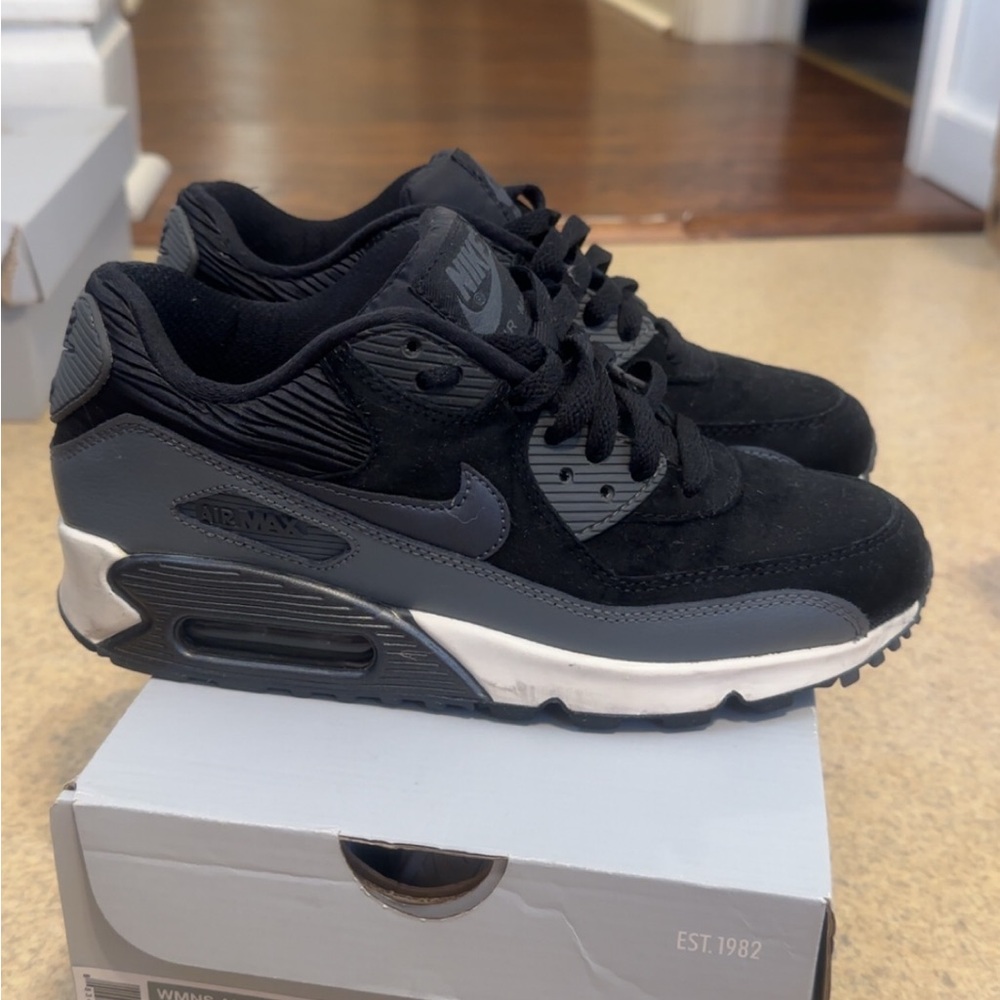 Nike Air max Black and Gray Sneakers
